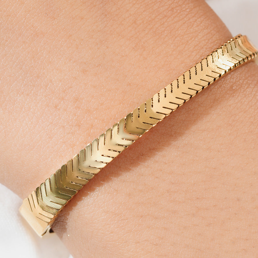 Chevron Royale Solid Bracelet