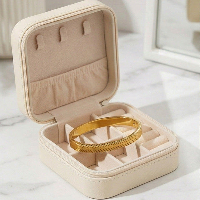 Chevron Royale Solid Bracelet