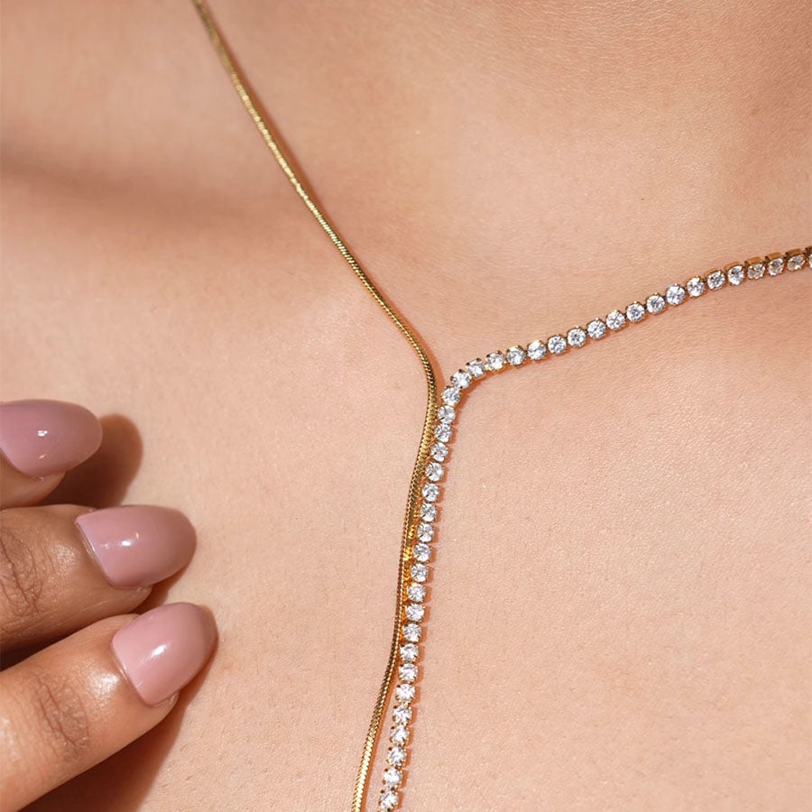 Linear Shine Drop Necklace